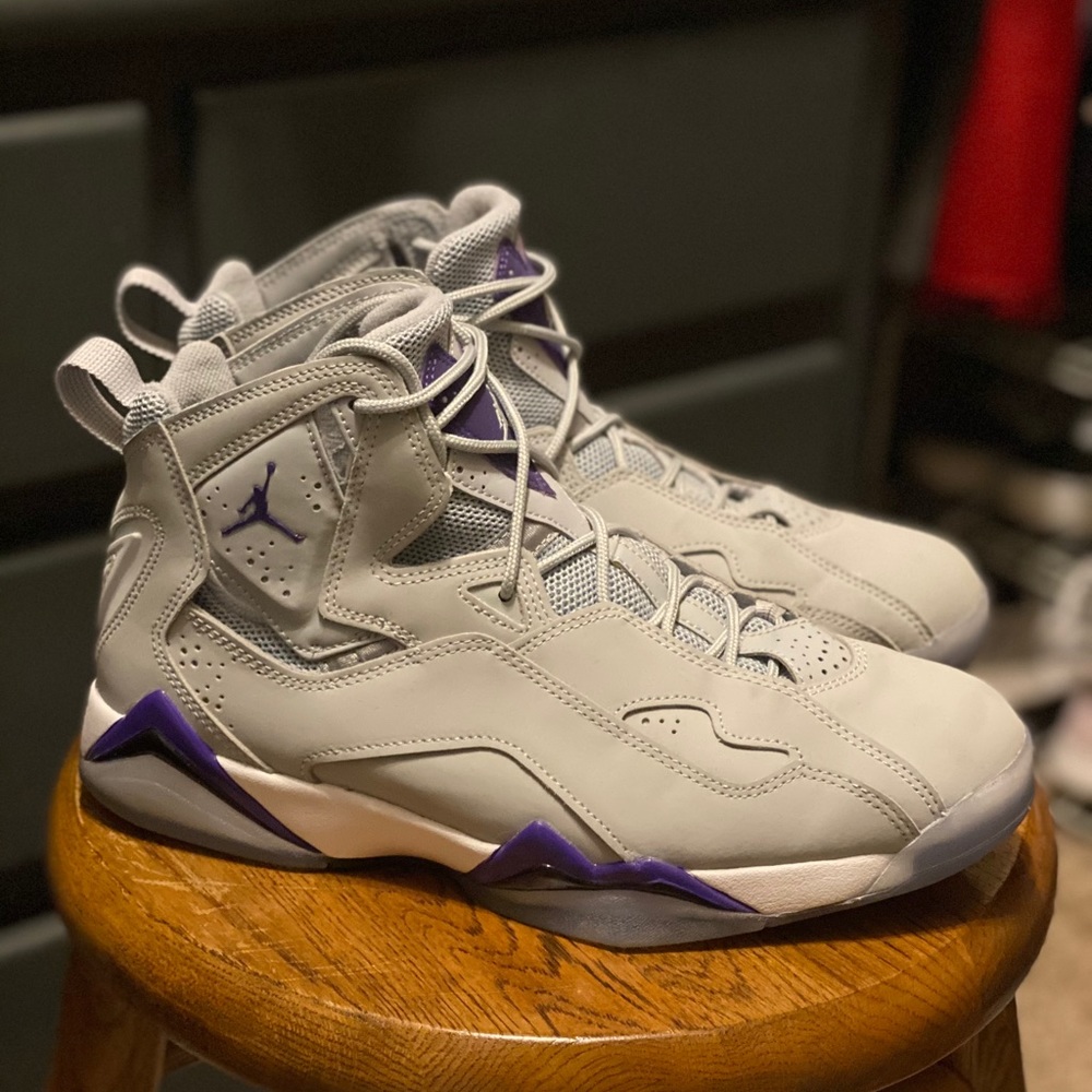 Men’s Jordan True Flight Club Wolf
